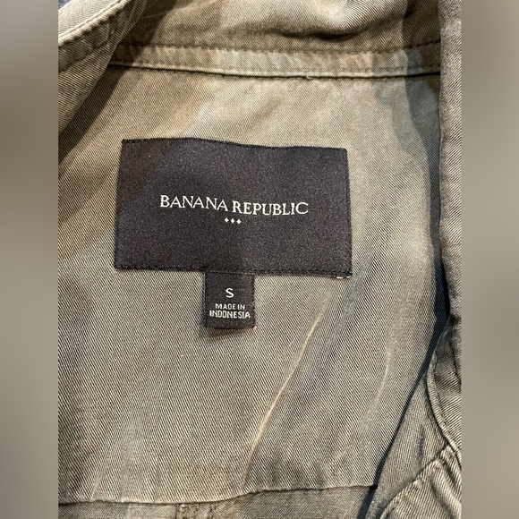 🔥Cute, like new Banana Republic SOFT zippered vest size S. Olive color - Picture 3 of 4